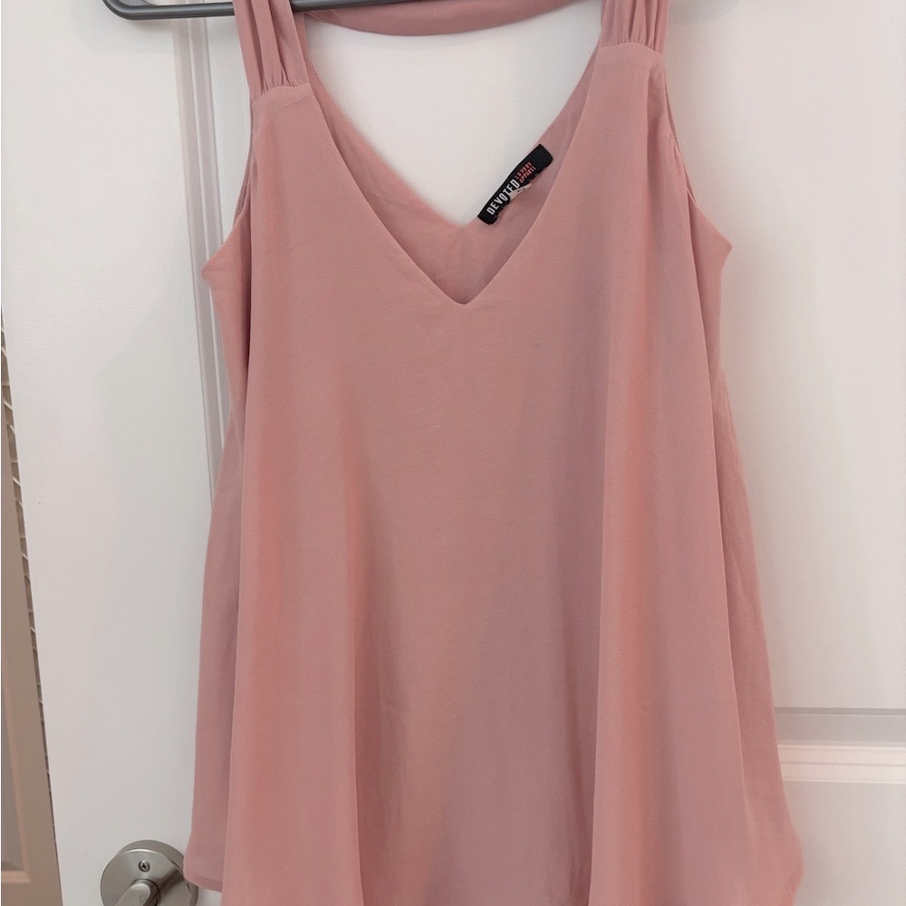 Chic Pink V-Neck Camisole with lining